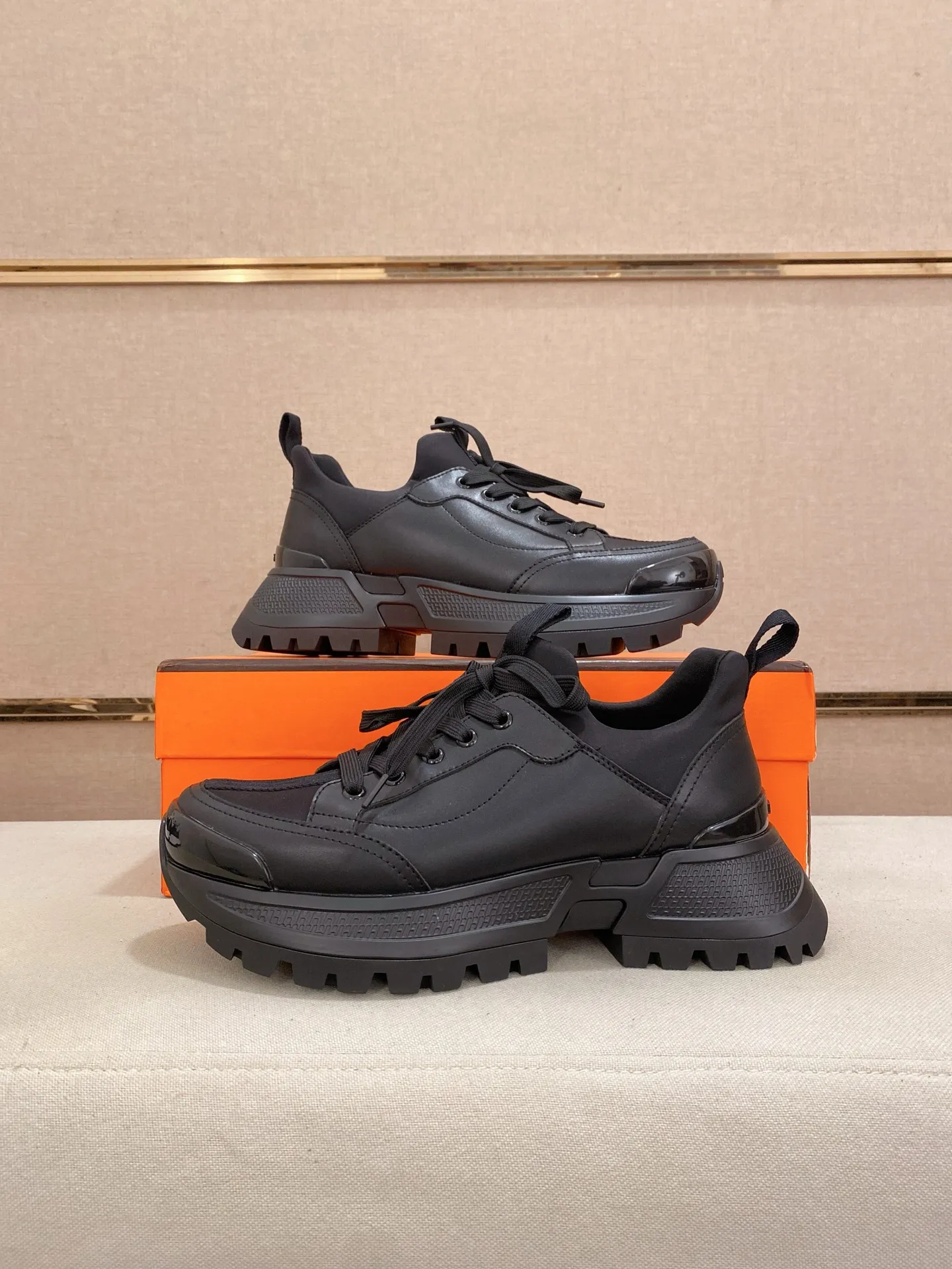 Men's clothing and shoes💰: 600💰《HERMES》【Classic original order·Version】Hermès; top 🔝purchasing agent🔍🔍men's latest 🇺🇸 counter sales simultaneously, imported from Italy original ▲▲cowhide ▲▲ (high-end, nobility, class) ) Exquisite workmanship (Italian 🇮🇹 imported water-dyed 🐂 cowhide lining) sole: original sole provided by the original factory, ⚠️exclusive double-layer activity·TPR·rubber·combined molded outsole; super comfortable·wear-resistant·non-slip·environmental protection The real thing is more beautiful if you take the real thing (high quality, follow the order). You can enter and exit the counter at will * Number of yards: 38-44 (can be customized 45-46, non-returnable)
